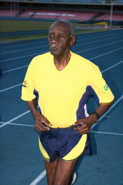 Foto do professor durante treino no Centro Olímpico de Treinamento e Pesquisa 