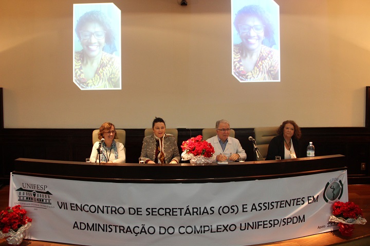 Da esquerda para direita: Rosana Puccini, diretora do Campus São Paulo; Soraya Smaili, reitora da Unifesp, José Roberto Ferraro, superintendente do Hospital São Paulo; e Andreia Pereira Meleti, presidente do Fórum de Secretários das Universidades Brasileiras.  