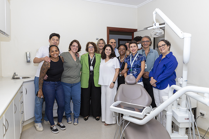 Equipe do Nasf e da gestão central da Unifesp após a inauguração