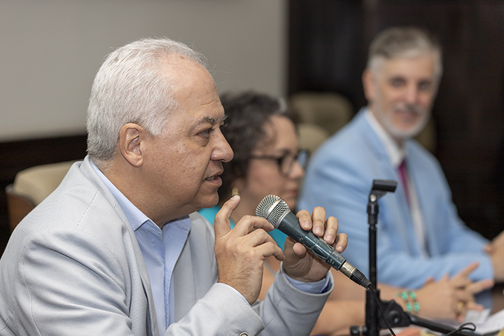 Elbert Macau, coordenador de pesquisa da PROPGPq/Unifesp, durante o evento