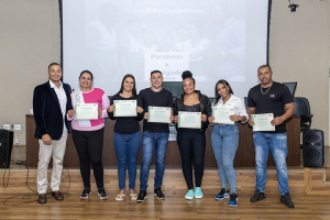 DGA/Unifesp entrega certificados de curso de boas práticas de sustentabilidade aos(às) colaboradores(as) da limpeza da Reitoria