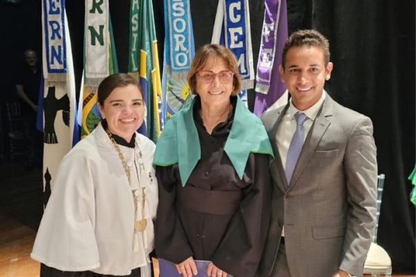 Helena Nader recebe título de doutora honoris causa da UERN